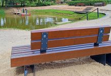 Jūrmalas parkā uzstāda jaunus atpūtas soliņus