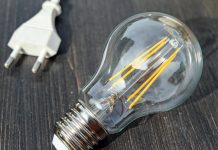 Aicina uzmanīties no krāpnieciskiem zvaniem par elektroenerģijas skaitītāju nomaiņu