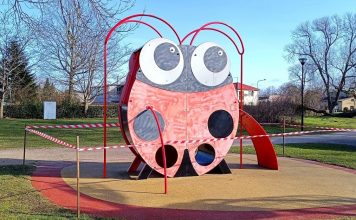 Atjauno vides objektus Reņķa dārzā